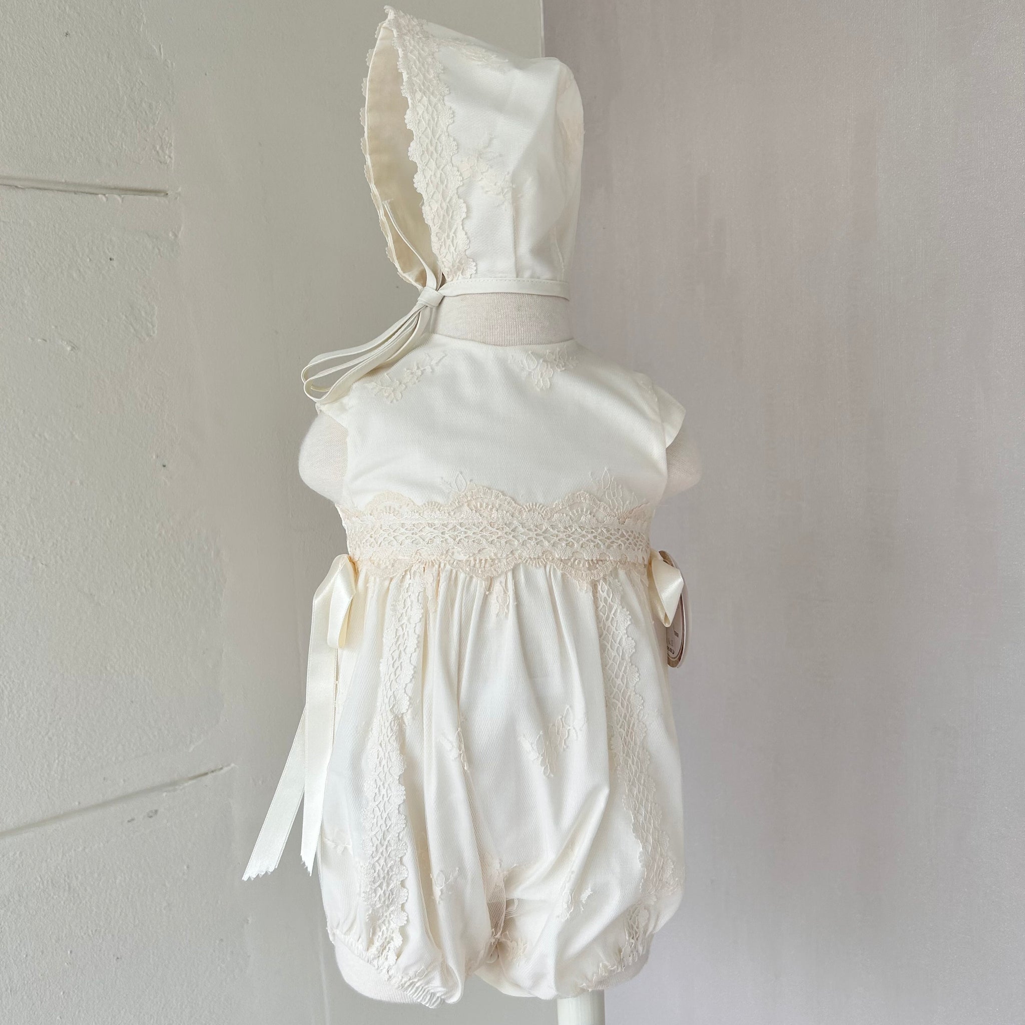 Pelele Blonda Capelina Beige
