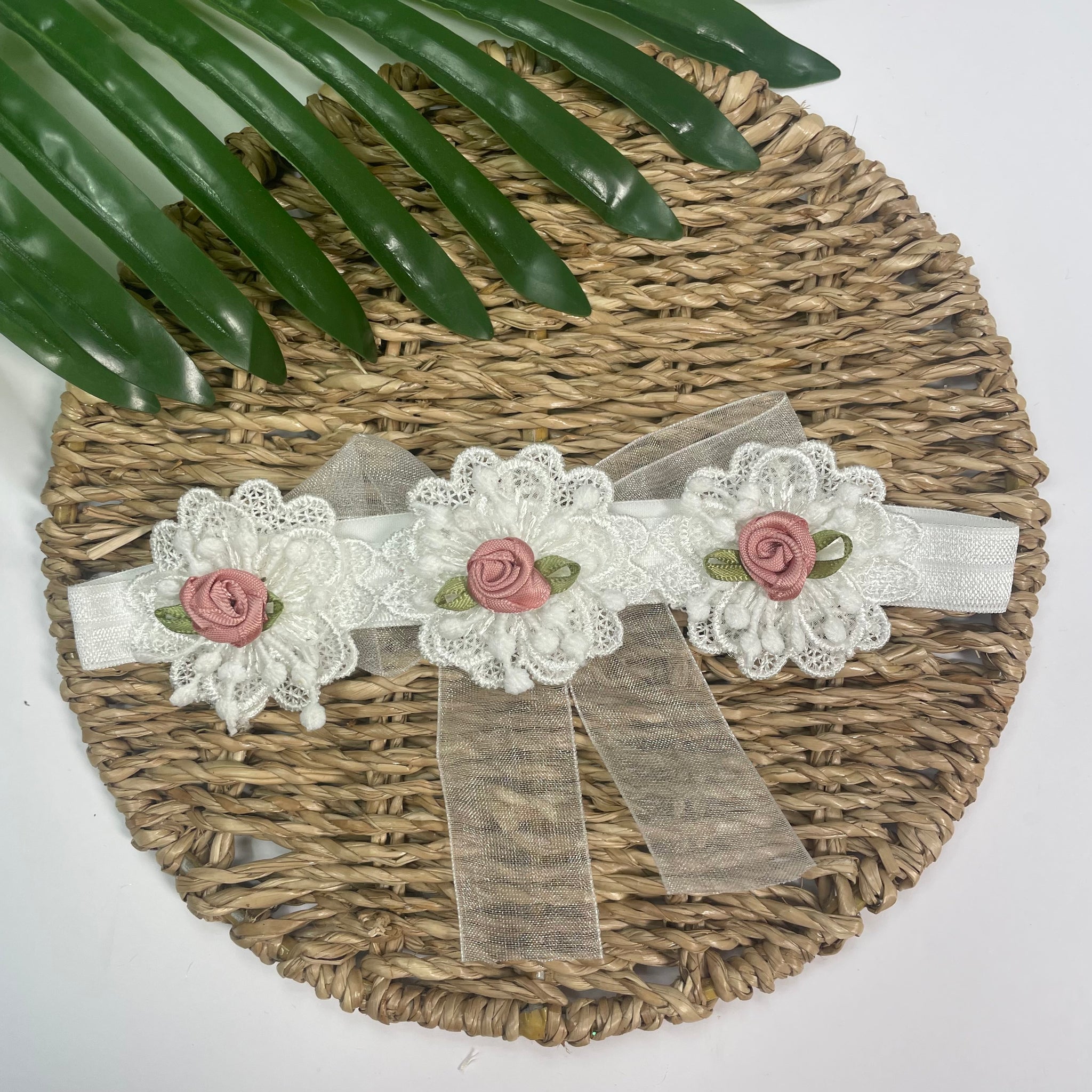 Vincha de Encaje Blanco - Flores Rosa Palo