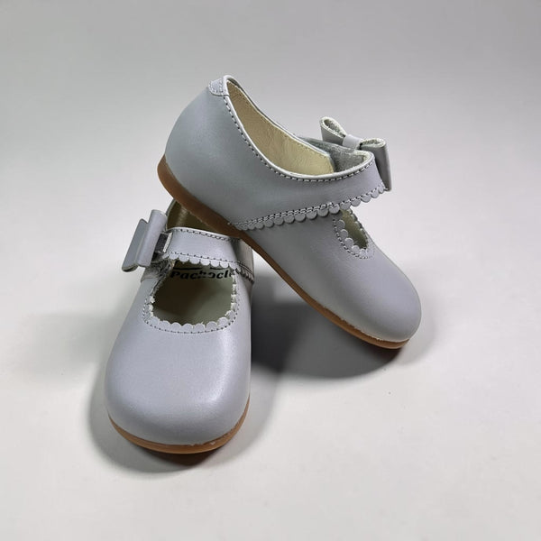 Mercedes Lazo Gris
