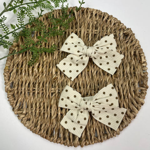 Ganchos Crema Puntos Chocolates - Set de 2