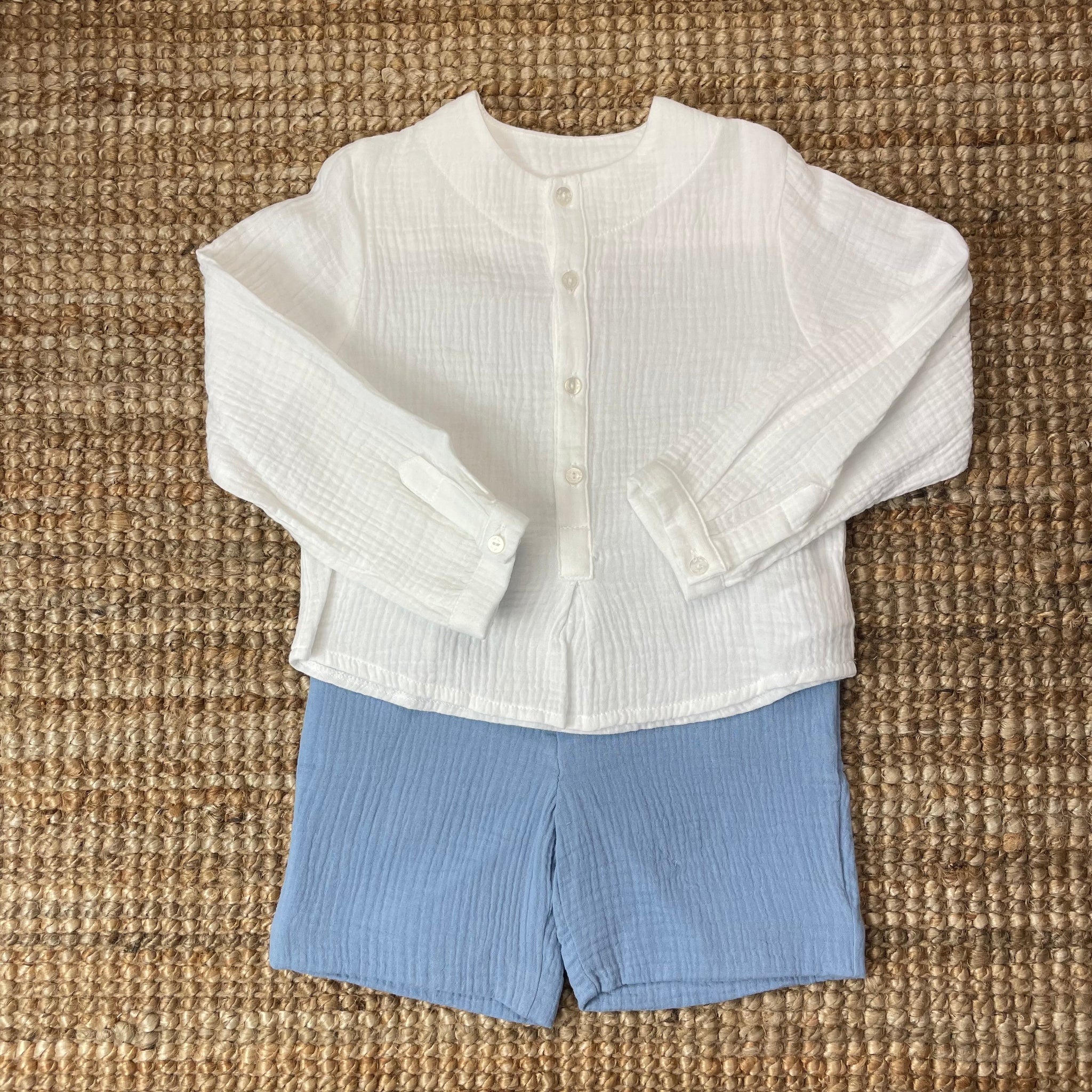 Traje Pantalon Bermuda La Caleta Celeste