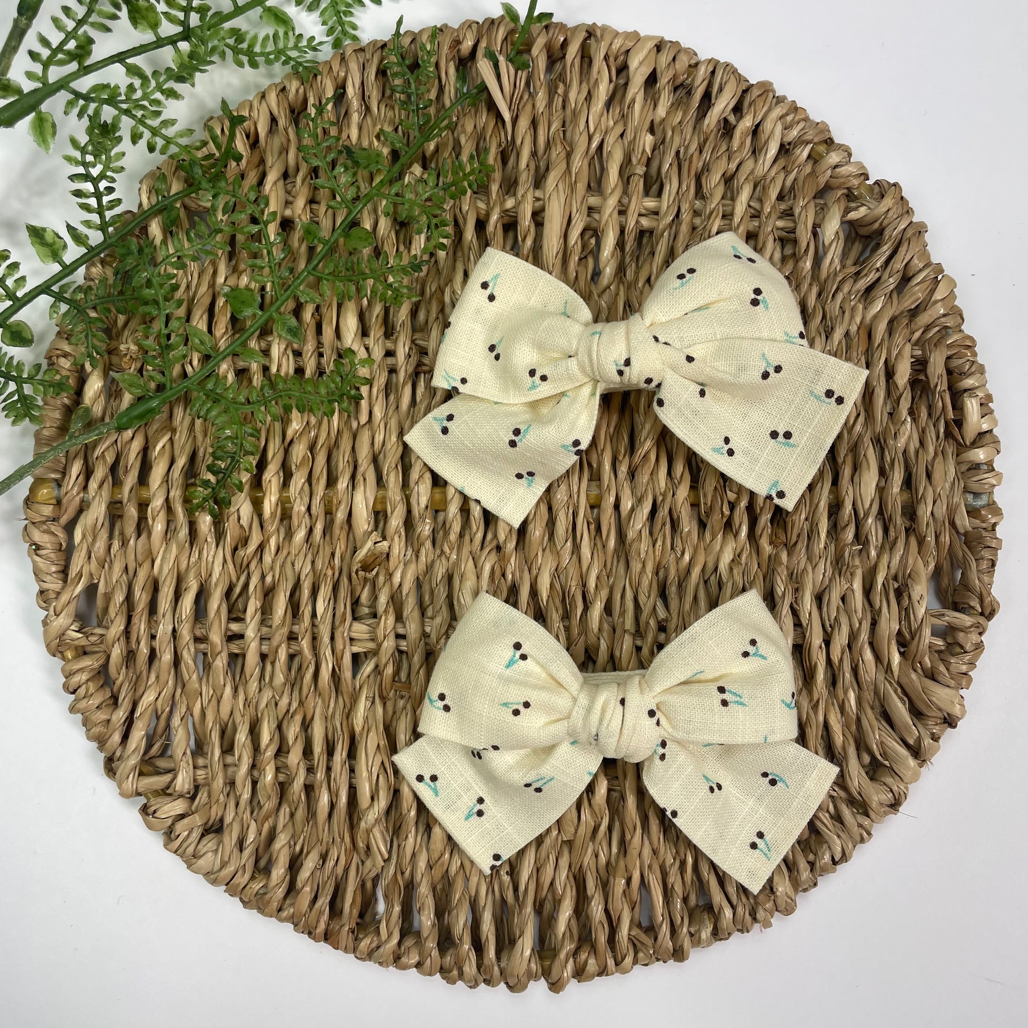 Ganchos Crema Cerezas - Set de 2
