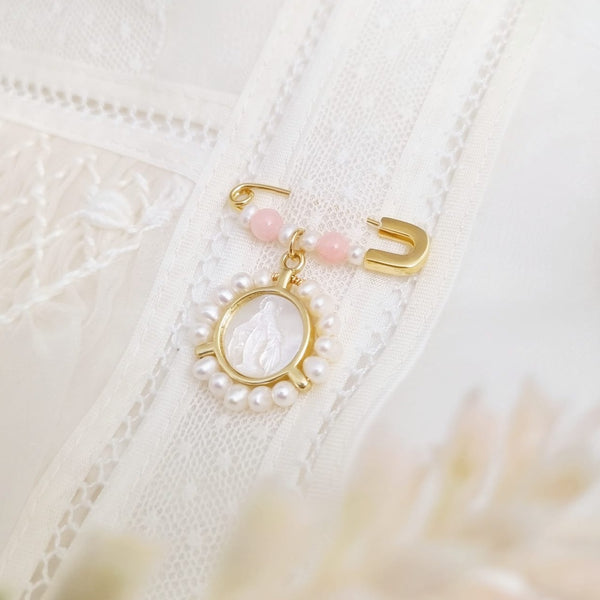 Pin - Gloria Milagrosa Blush