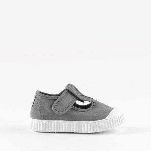 Zapatillas Gris Abiertas con Velcro