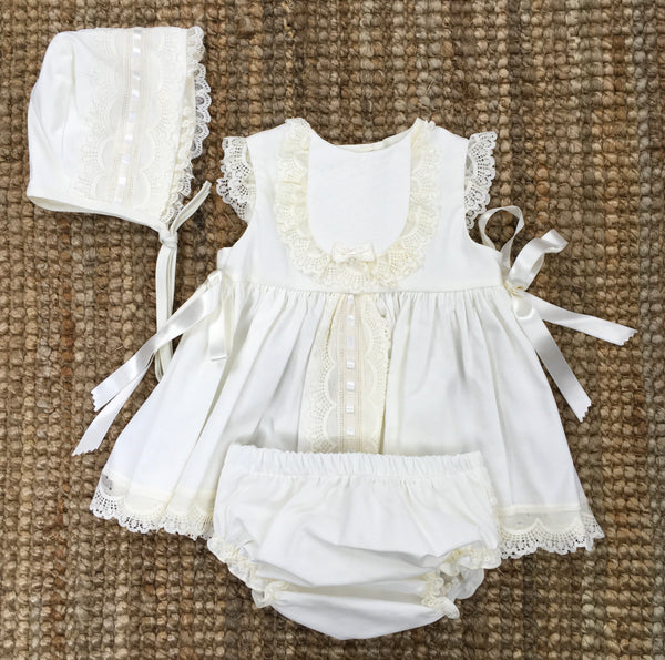 Vestido Boal con Braga y Capota Blanco Hueso