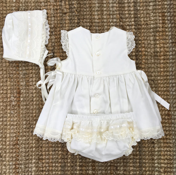 Vestido Boal con Braga y Capota Blanco Hueso