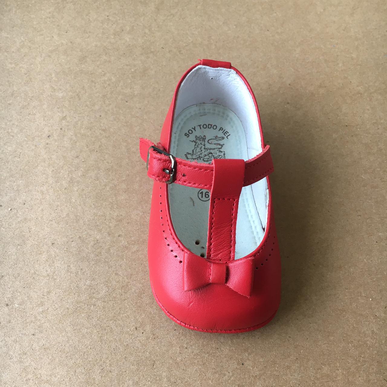 Zapato rojo lazo